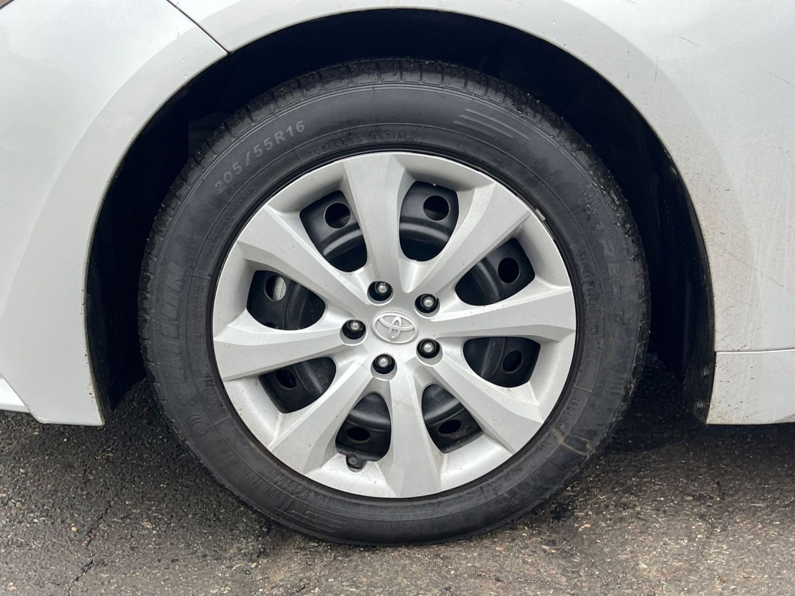 Thumbnail: 2025 Toyota Corolla - 25