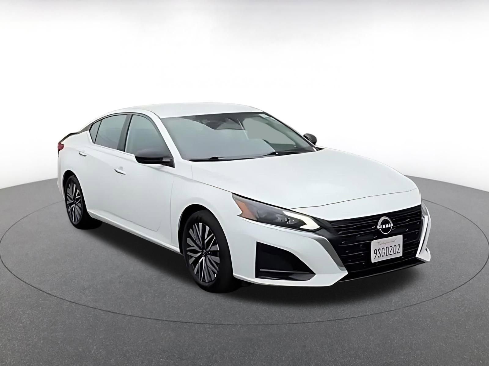 Thumbnail: 2025 Nissan Altima - 3