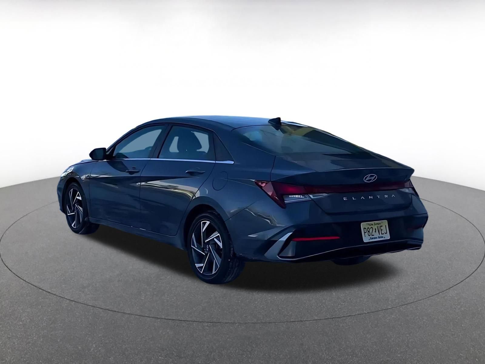 Thumbnail: 2025 Hyundai Elantra - 10