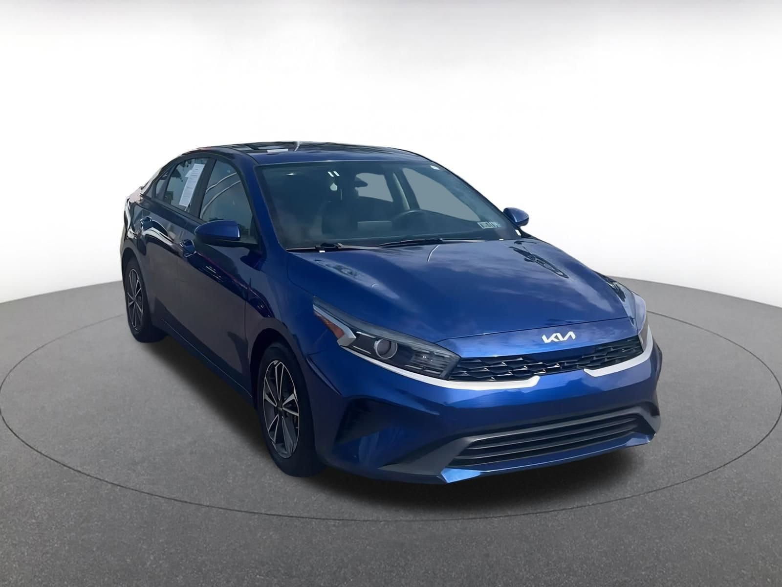 Thumbnail: 2023 Kia Forte - 3