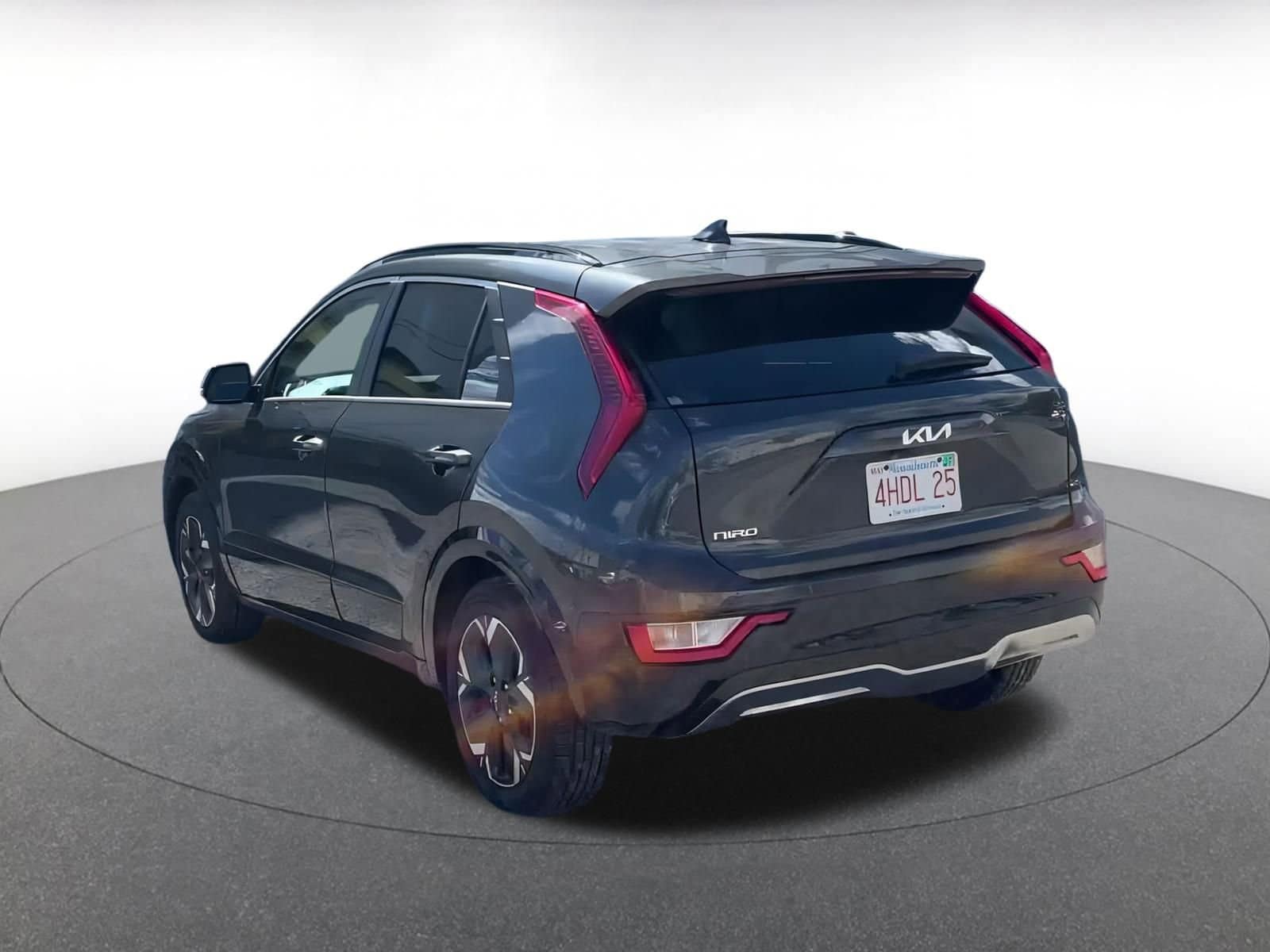 Thumbnail: 2023 Kia Niro - 11