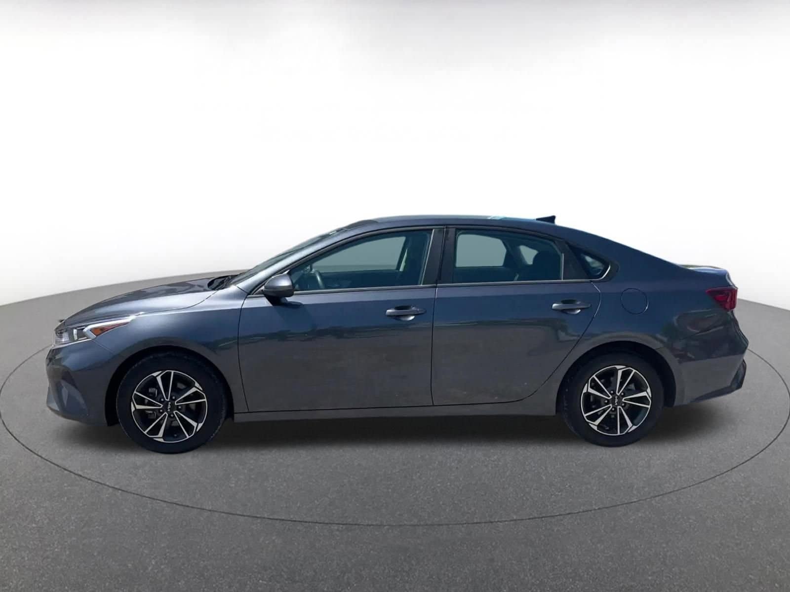 Thumbnail: 2024 Kia Forte - 9
