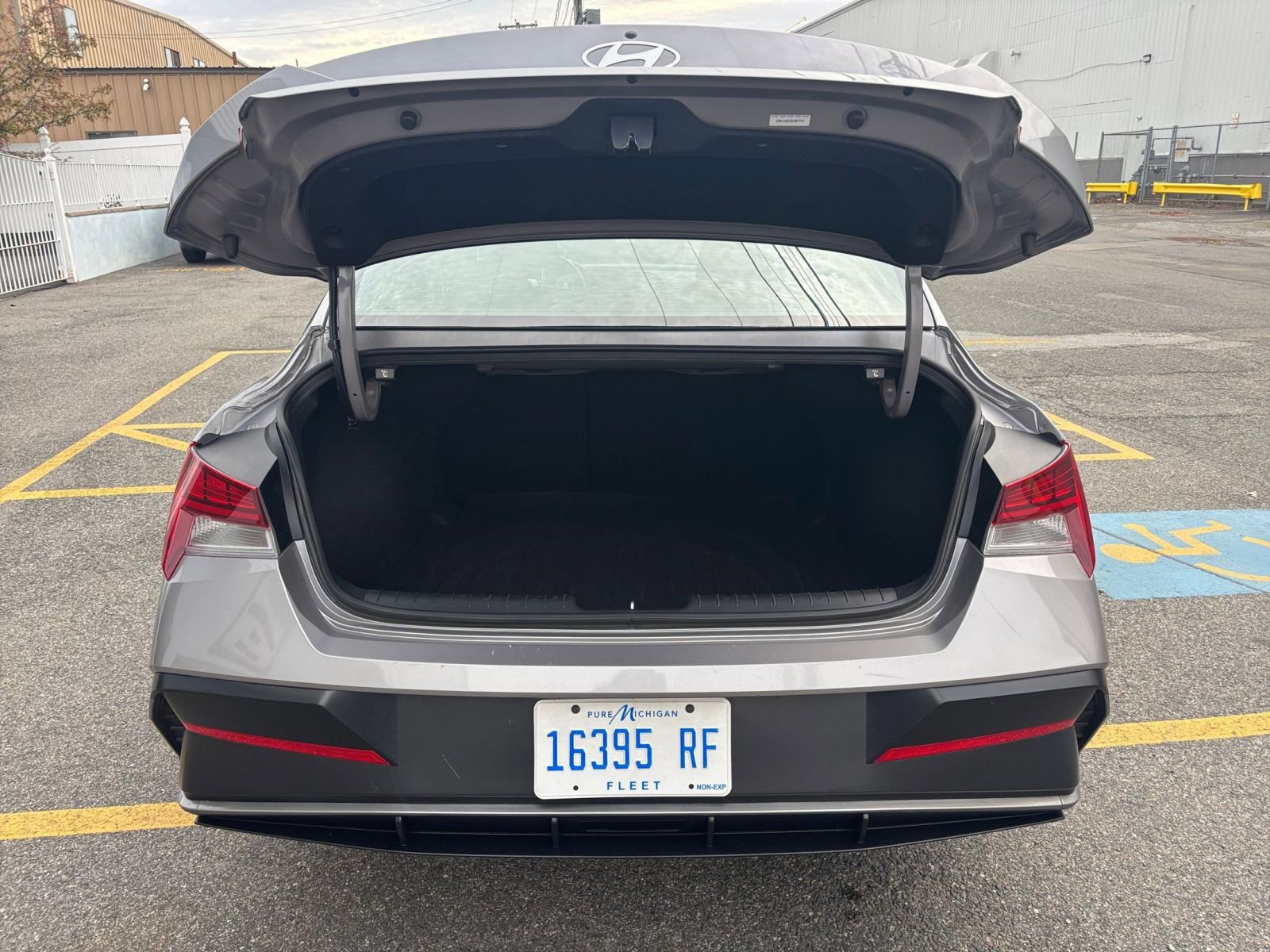 Thumbnail: 2025 Hyundai Elantra - 27