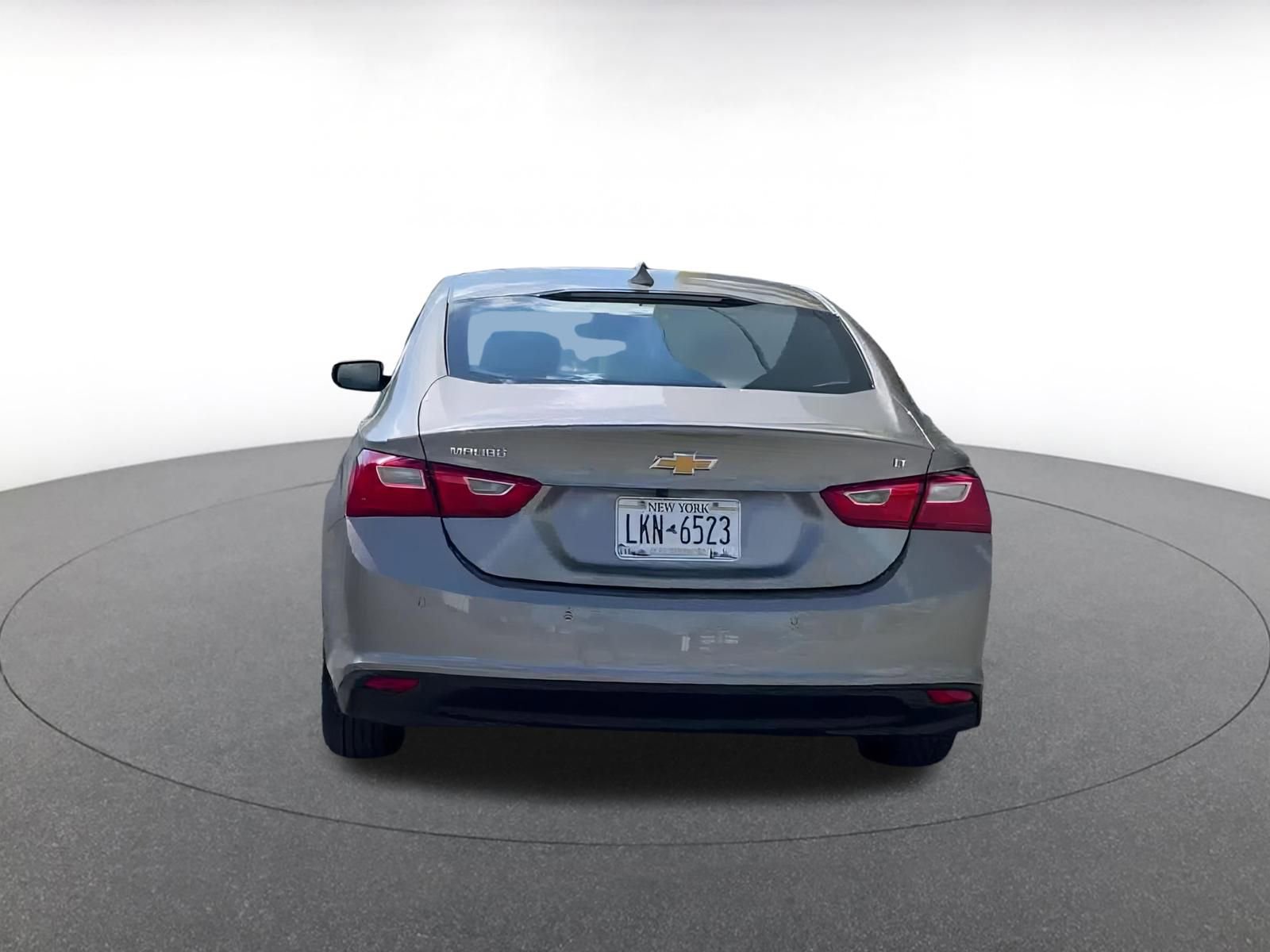 Thumbnail: 2024 Chevrolet Malibu - 12