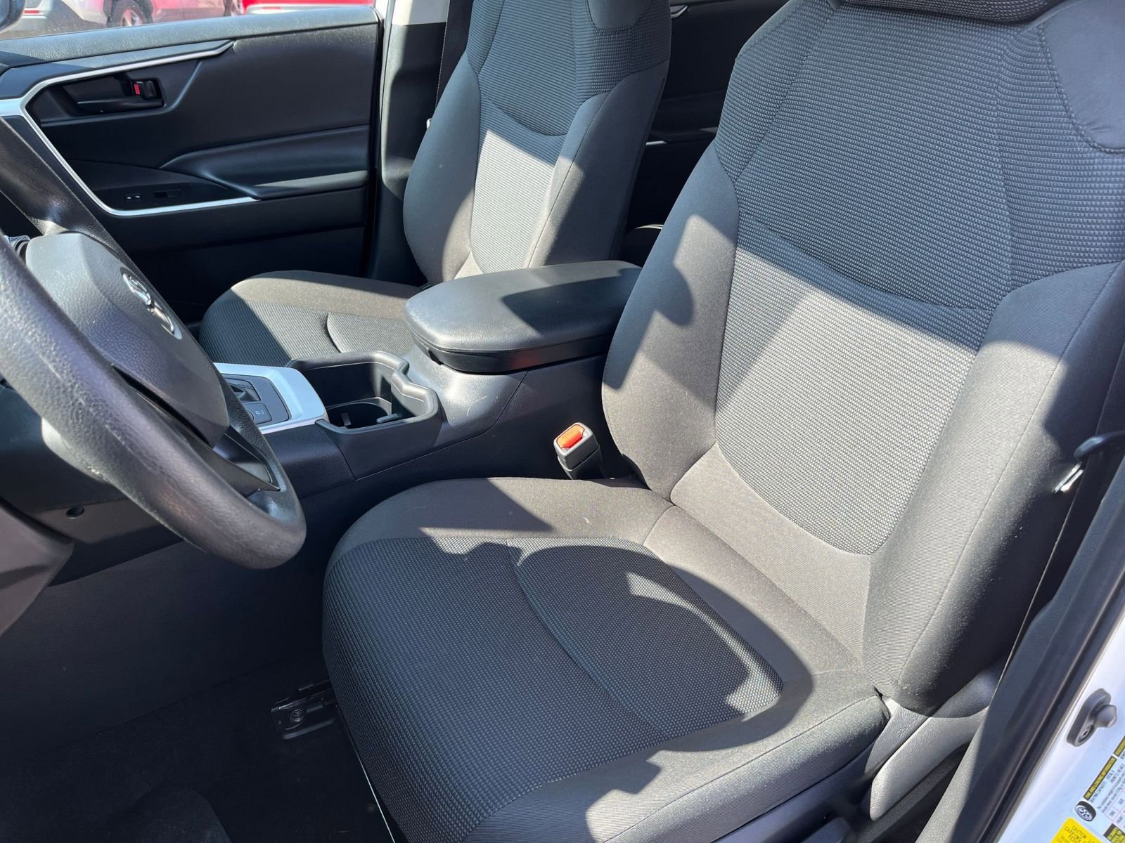 Thumbnail: 2025 Toyota RAV4 - 33