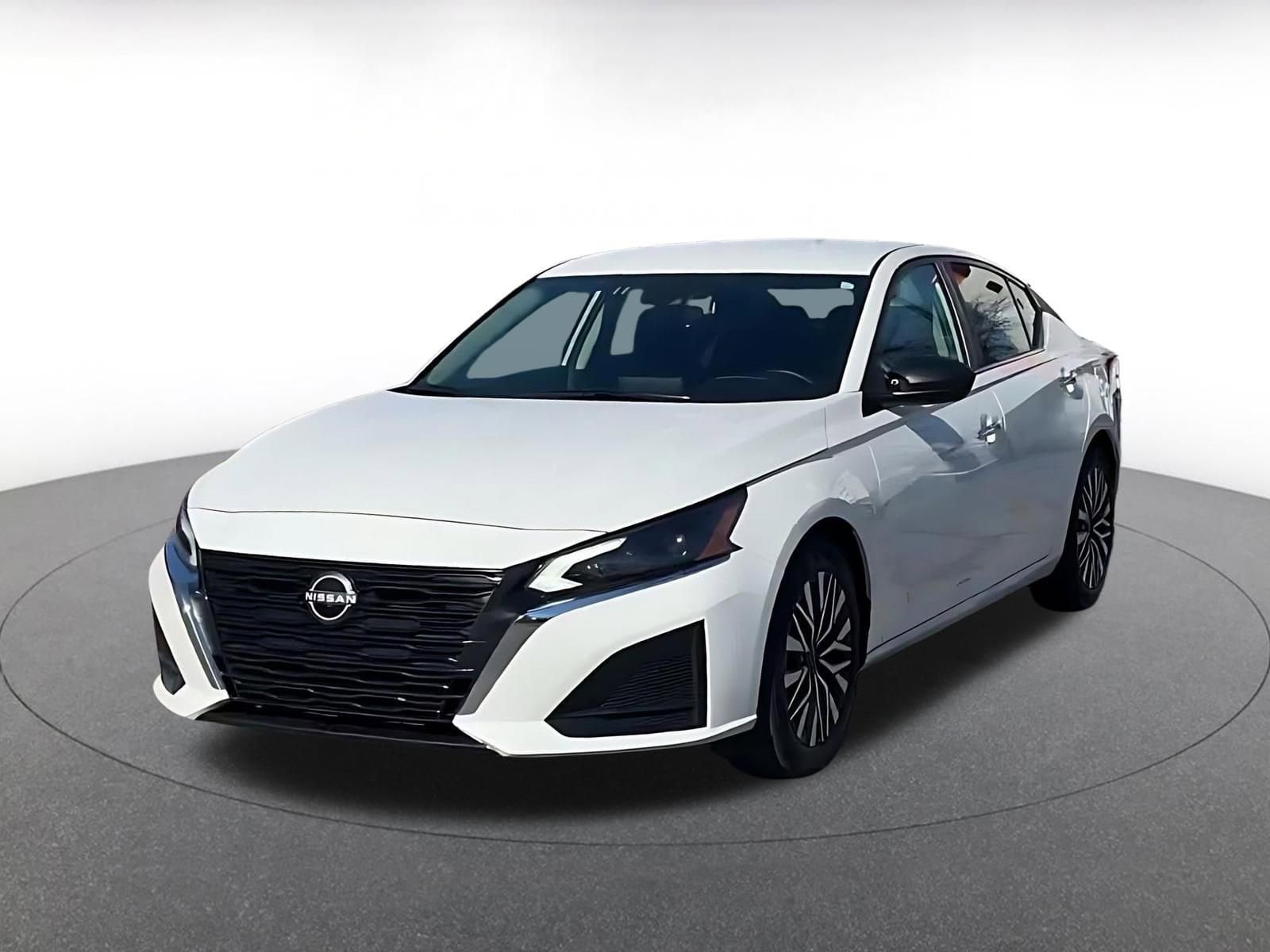 Thumbnail: 2025 Nissan Altima - 7