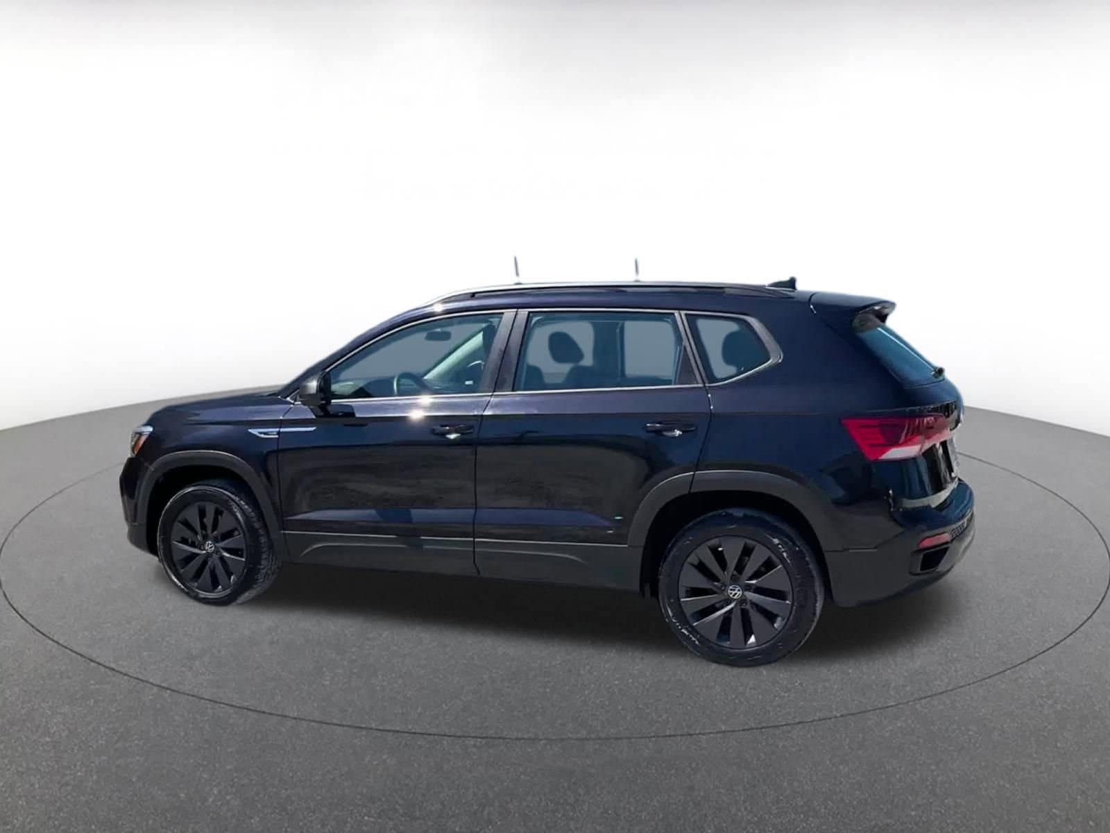 Thumbnail: 2024 Volkswagen Taos - 9