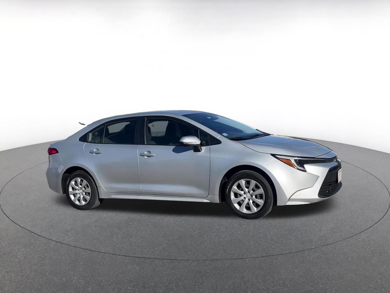 Thumbnail: 2025 Toyota Corolla - 2