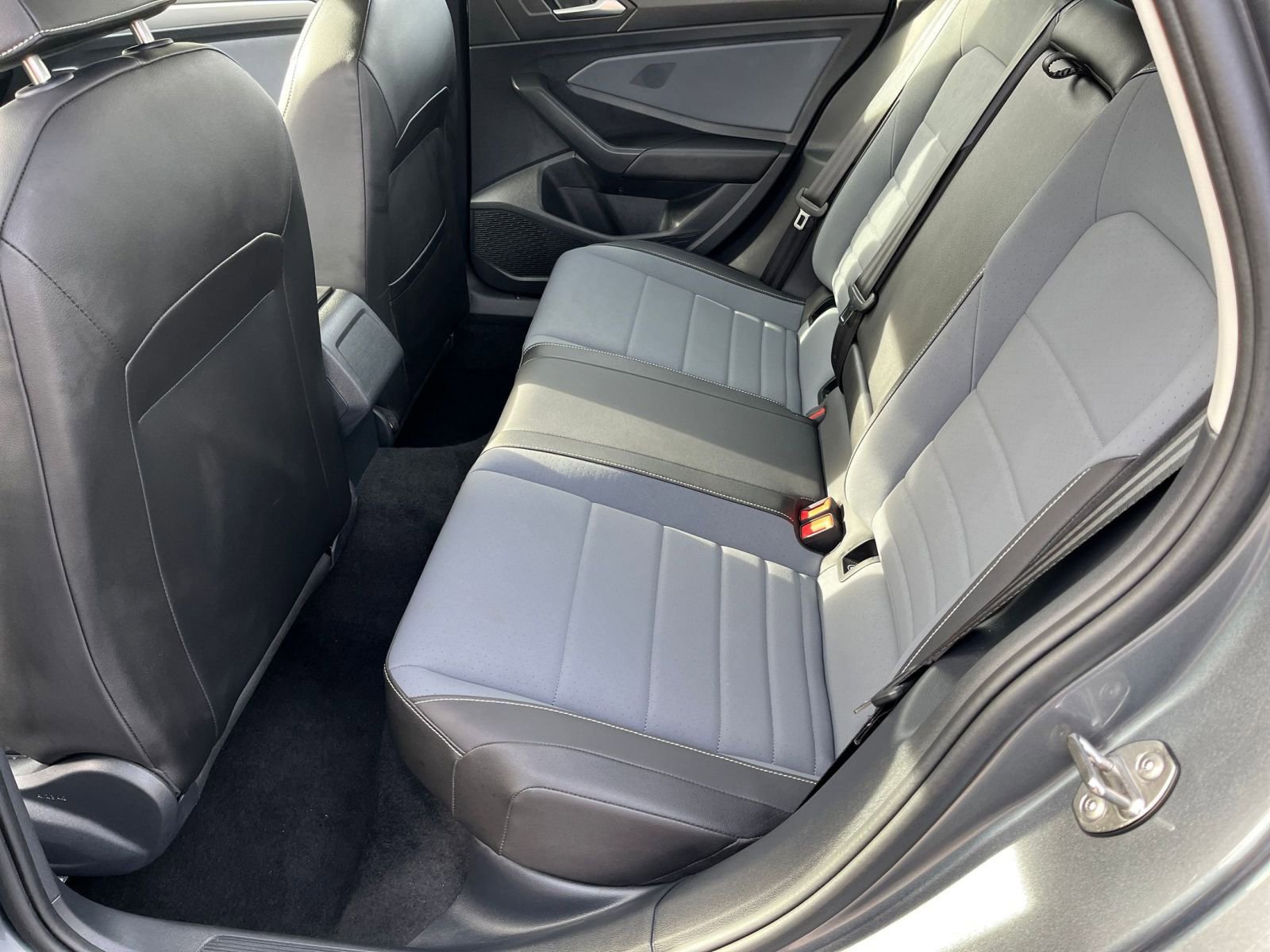 Thumbnail: 2025 Volkswagen Jetta - 22