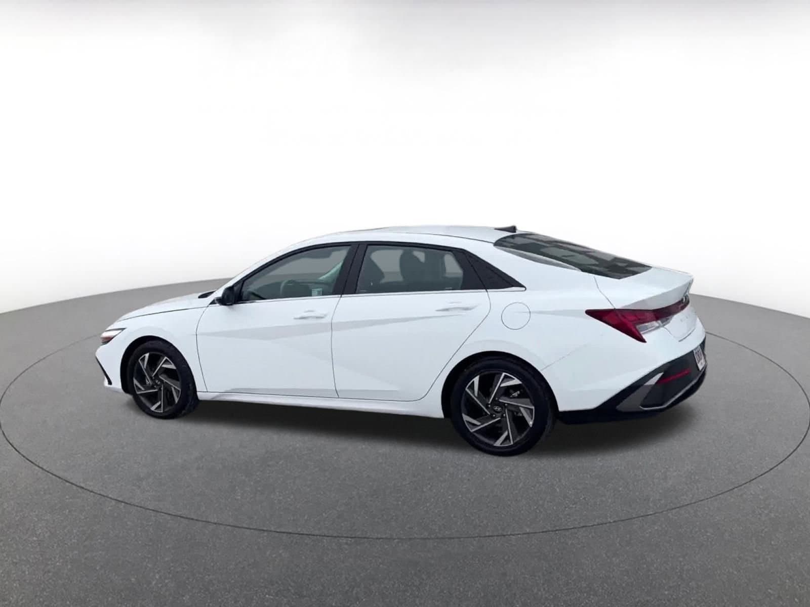 Thumbnail: 2025 Hyundai Elantra - 10