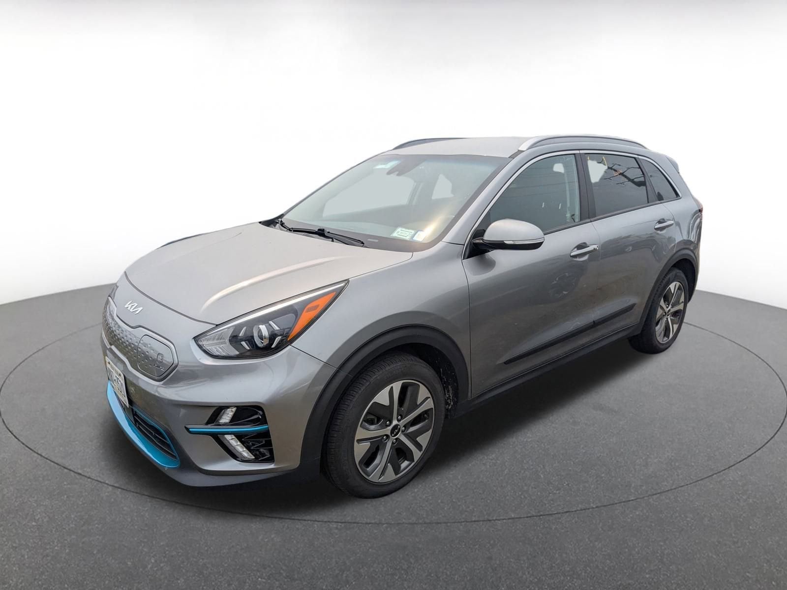 Thumbnail: 2022 Kia Niro - 3