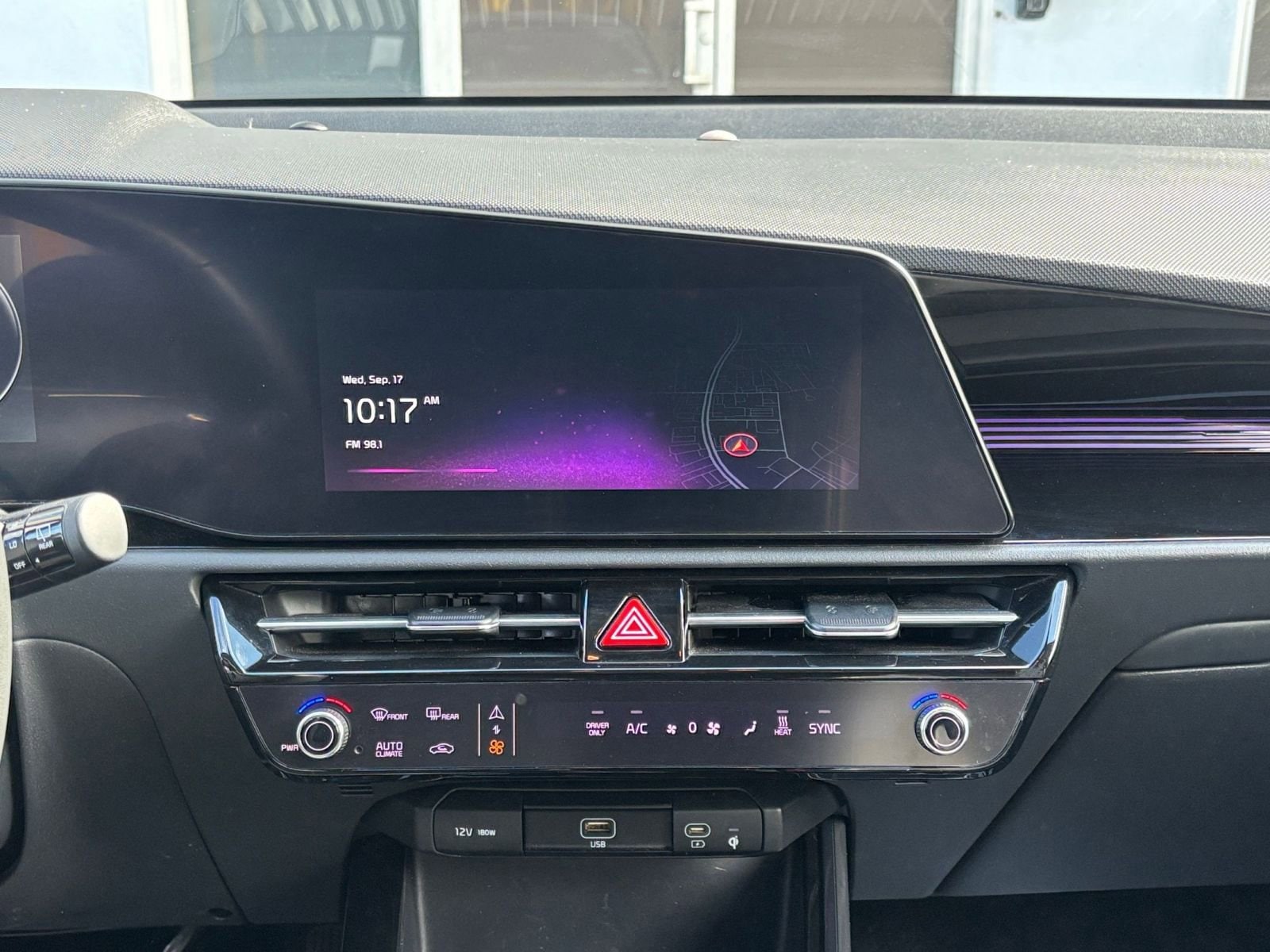 Thumbnail: 2023 Kia Niro - 20