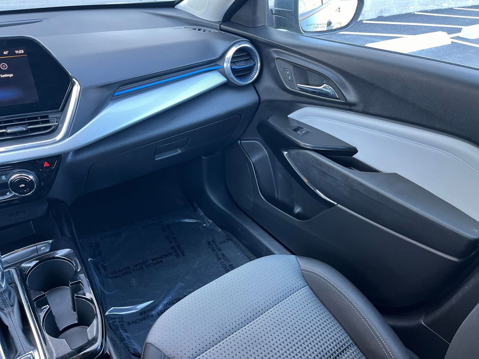 Thumbnail: 2025 Chevrolet Trax - 32