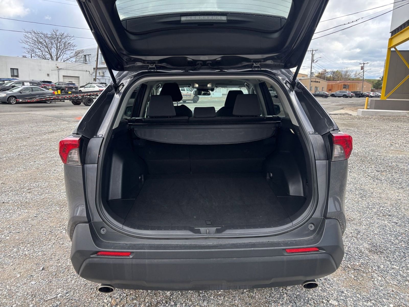 Thumbnail: 2025 Toyota RAV4 - 27