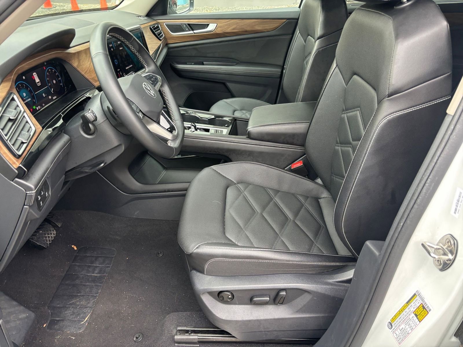 Thumbnail: 2025 Volkswagen Atlas - 23