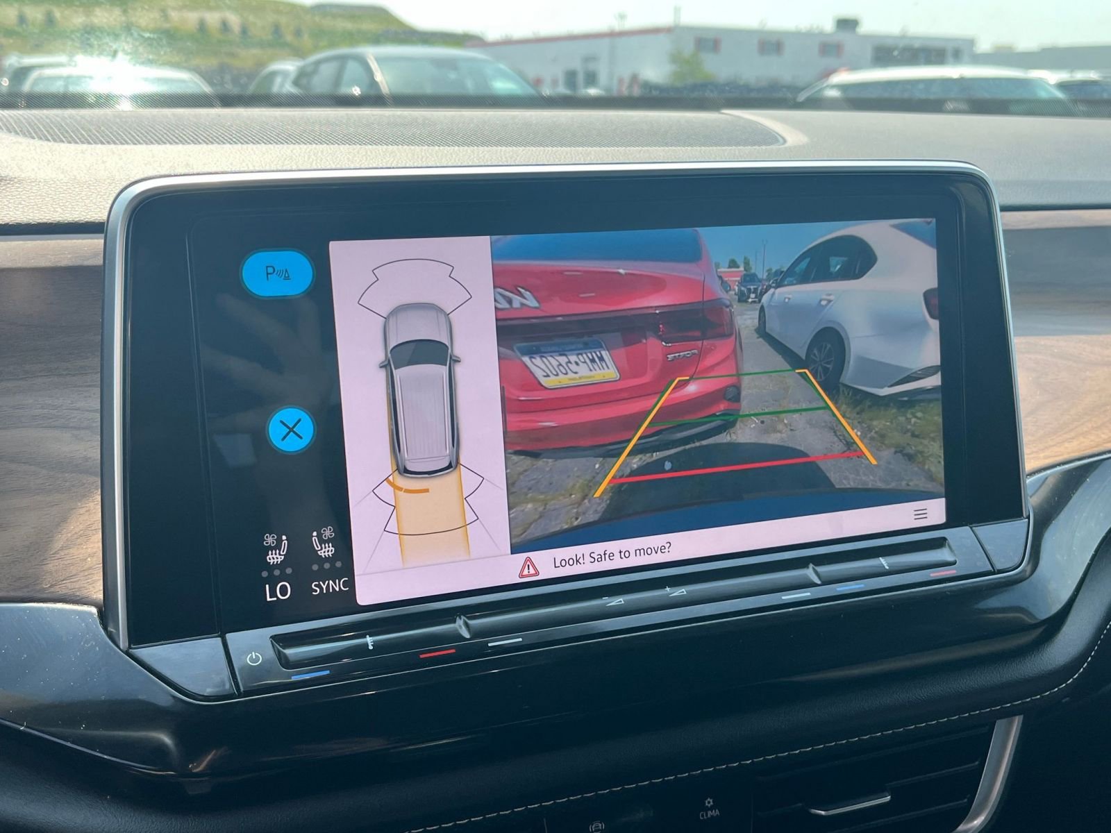 Thumbnail: 2024 Volkswagen Atlas - 17