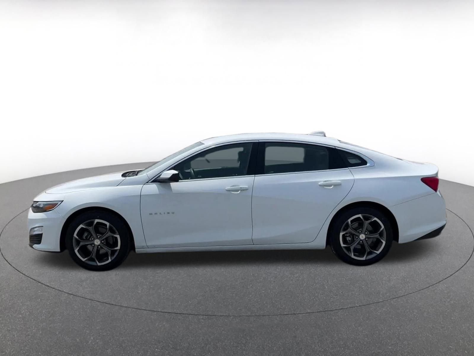 Thumbnail: 2023 Chevrolet Malibu - 8