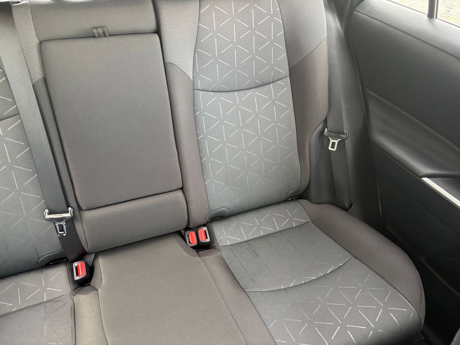 Thumbnail: 2025 Toyota RAV4 - 33