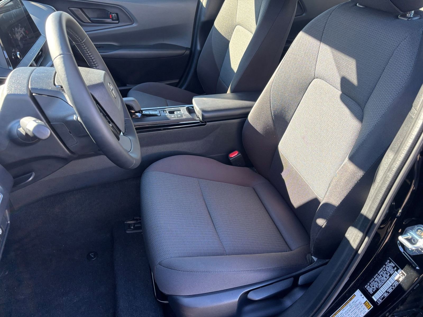 Thumbnail: 2025 Toyota Prius - 32