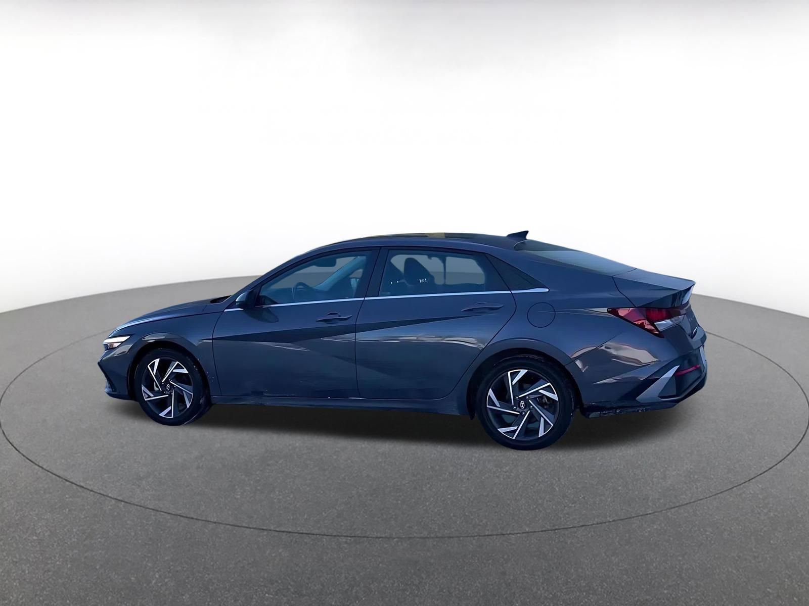 Thumbnail: 2025 Hyundai Elantra - 9