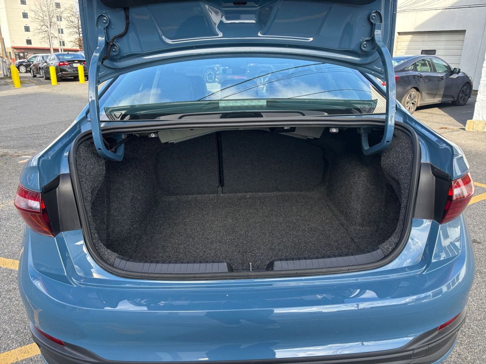 Thumbnail: 2025 Volkswagen Jetta - 27