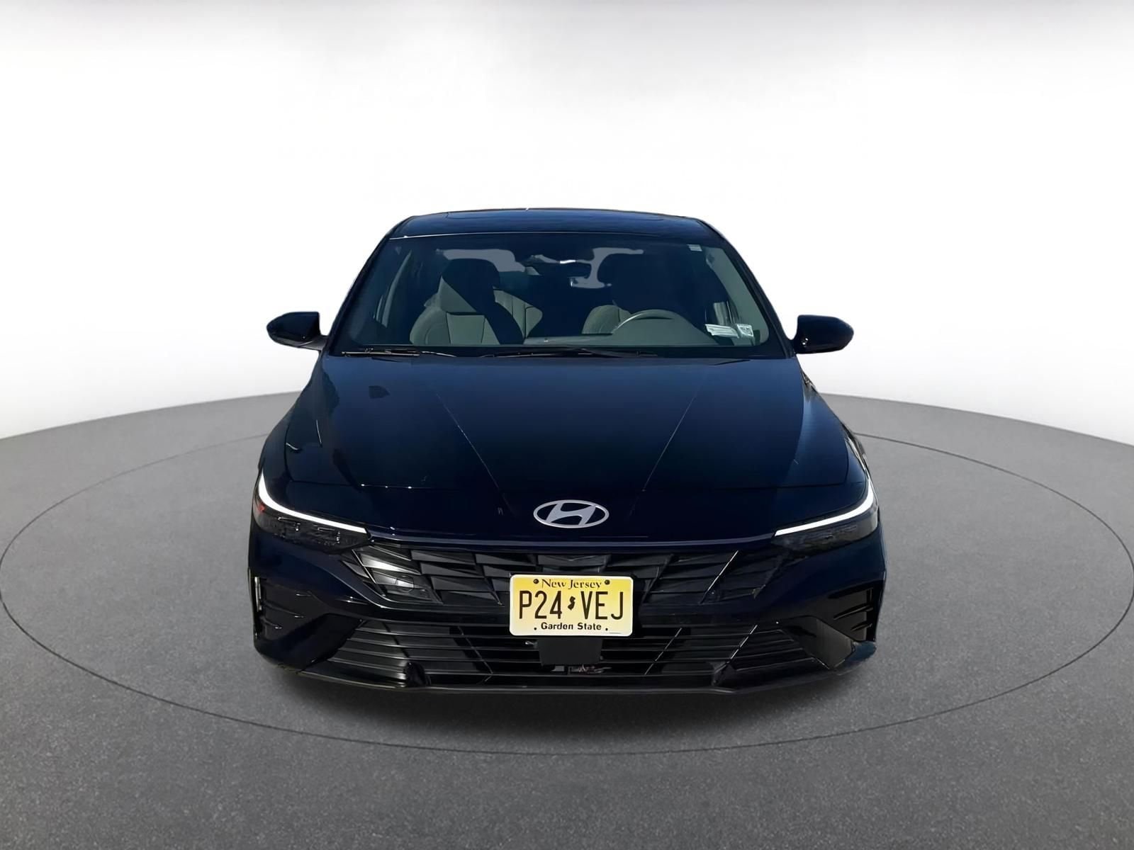 Thumbnail: 2025 Hyundai Elantra - 4