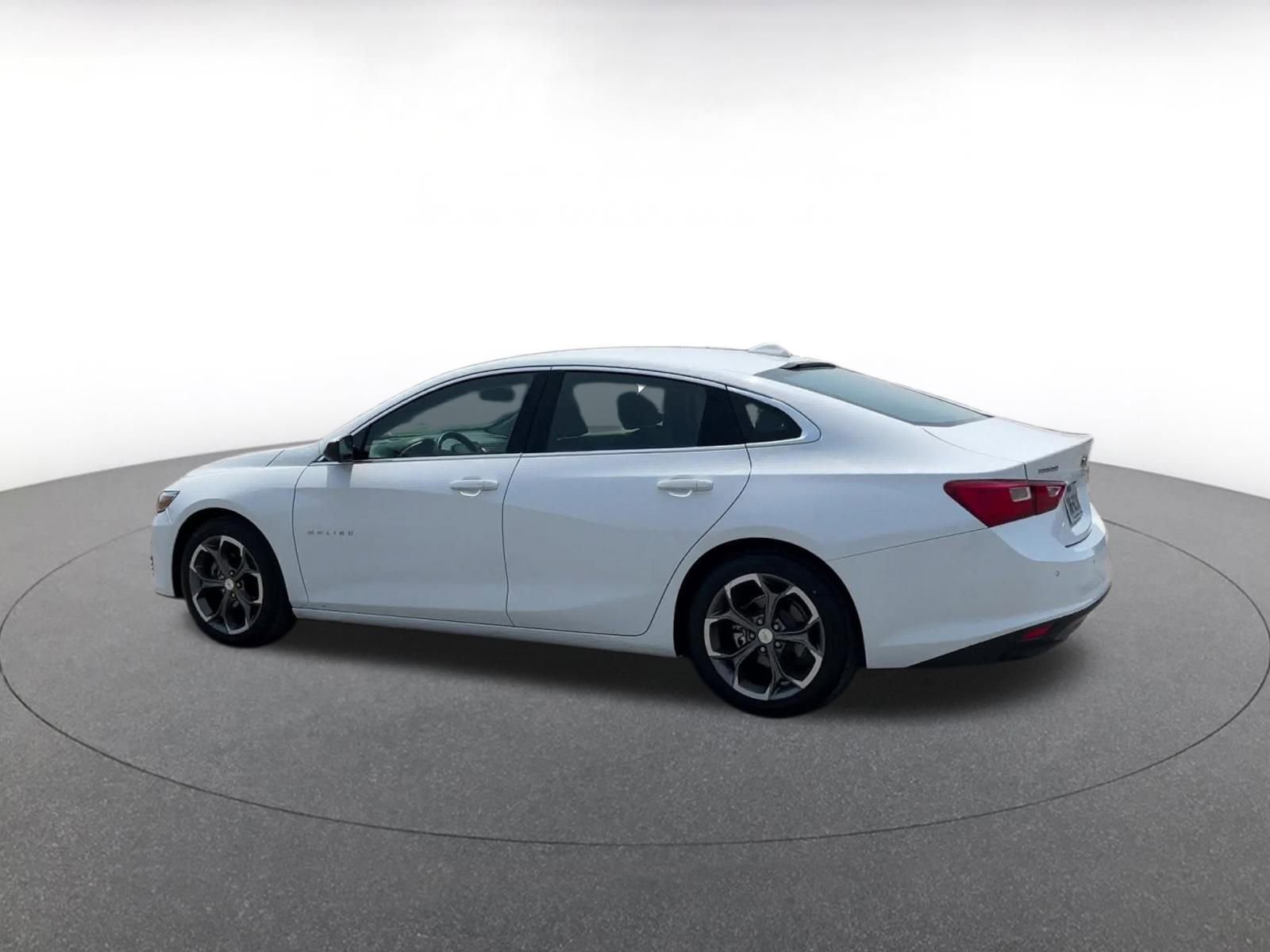 Thumbnail: 2023 Chevrolet Malibu - 10