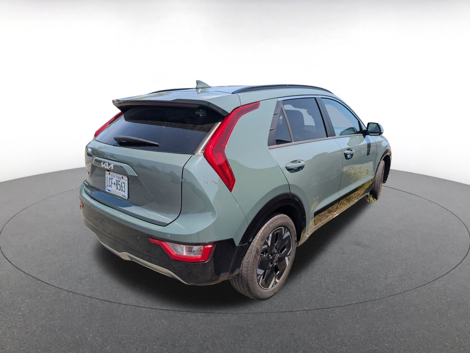 Thumbnail: 2023 Kia Niro - 5