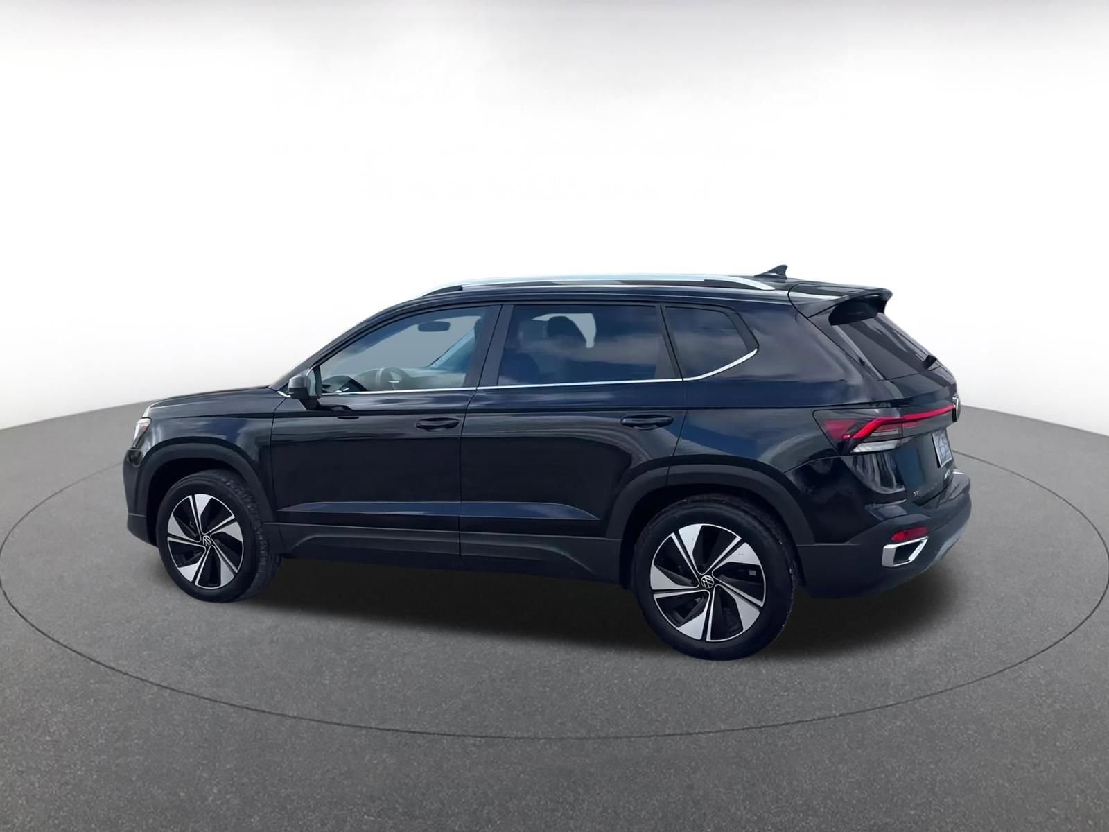 Thumbnail: 2025 Volkswagen Taos - 10