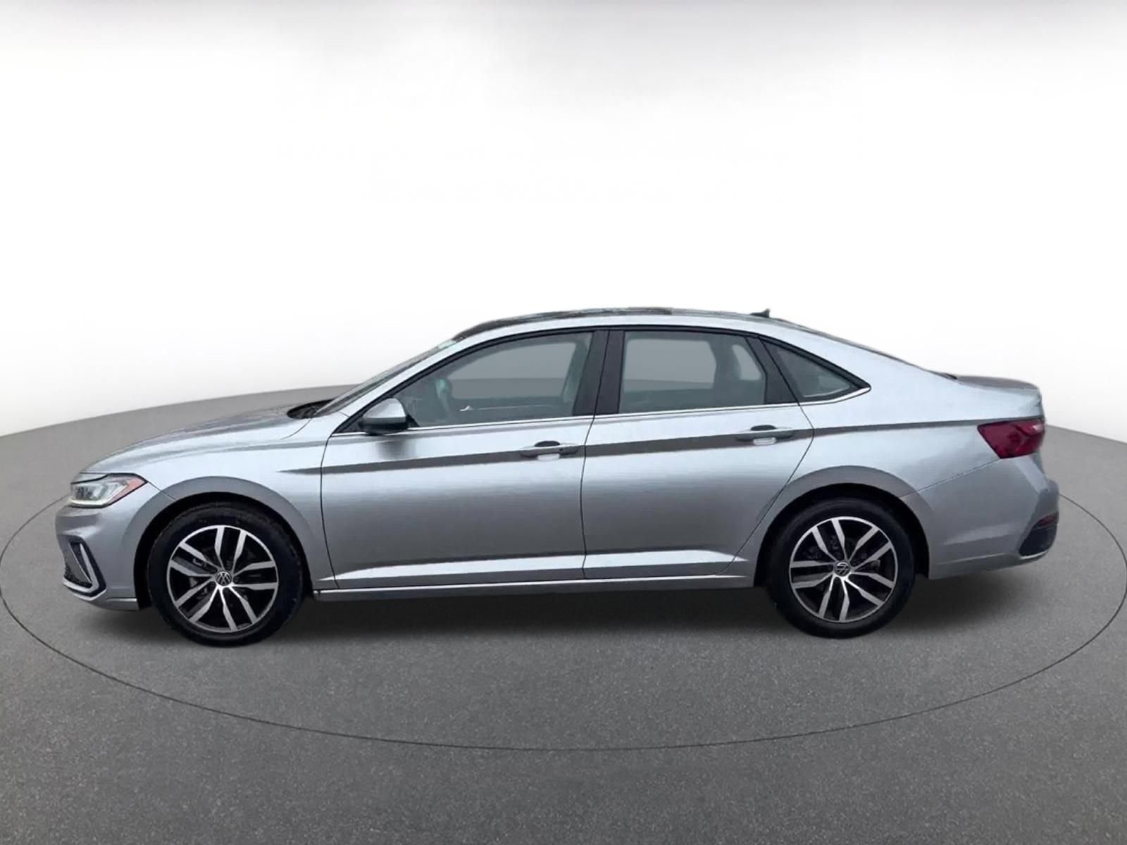 Thumbnail: 2025 Volkswagen Jetta - 9