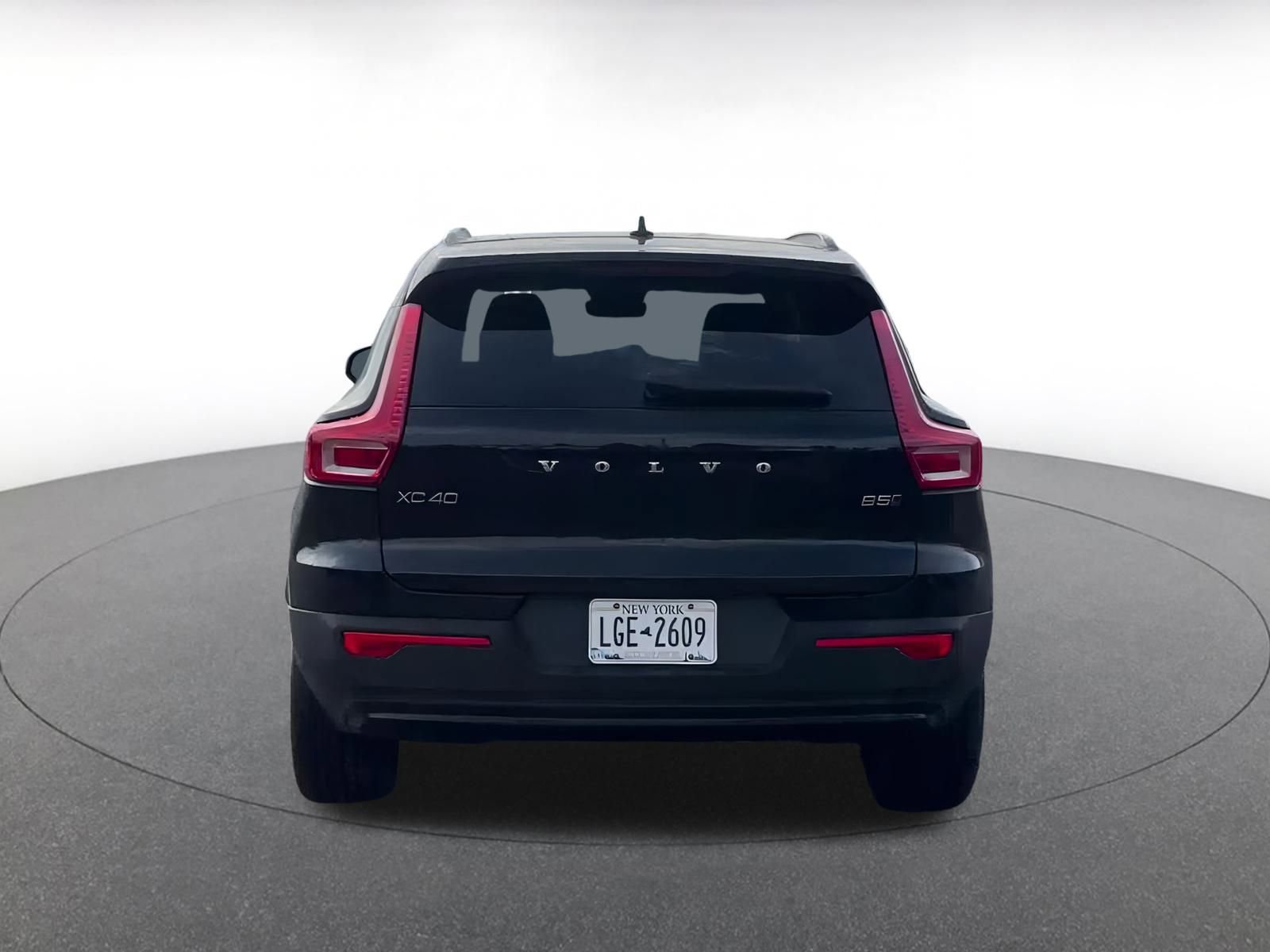 Thumbnail: 2024 Volvo XC40 - 12