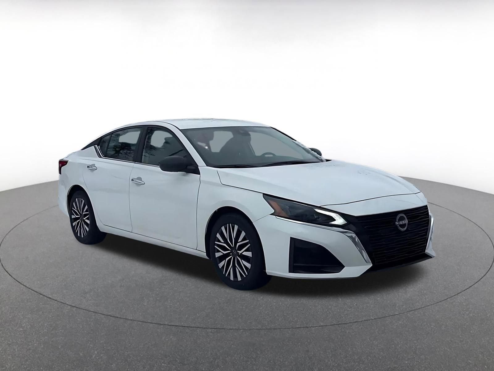 Thumbnail: 2025 Nissan Altima - 2