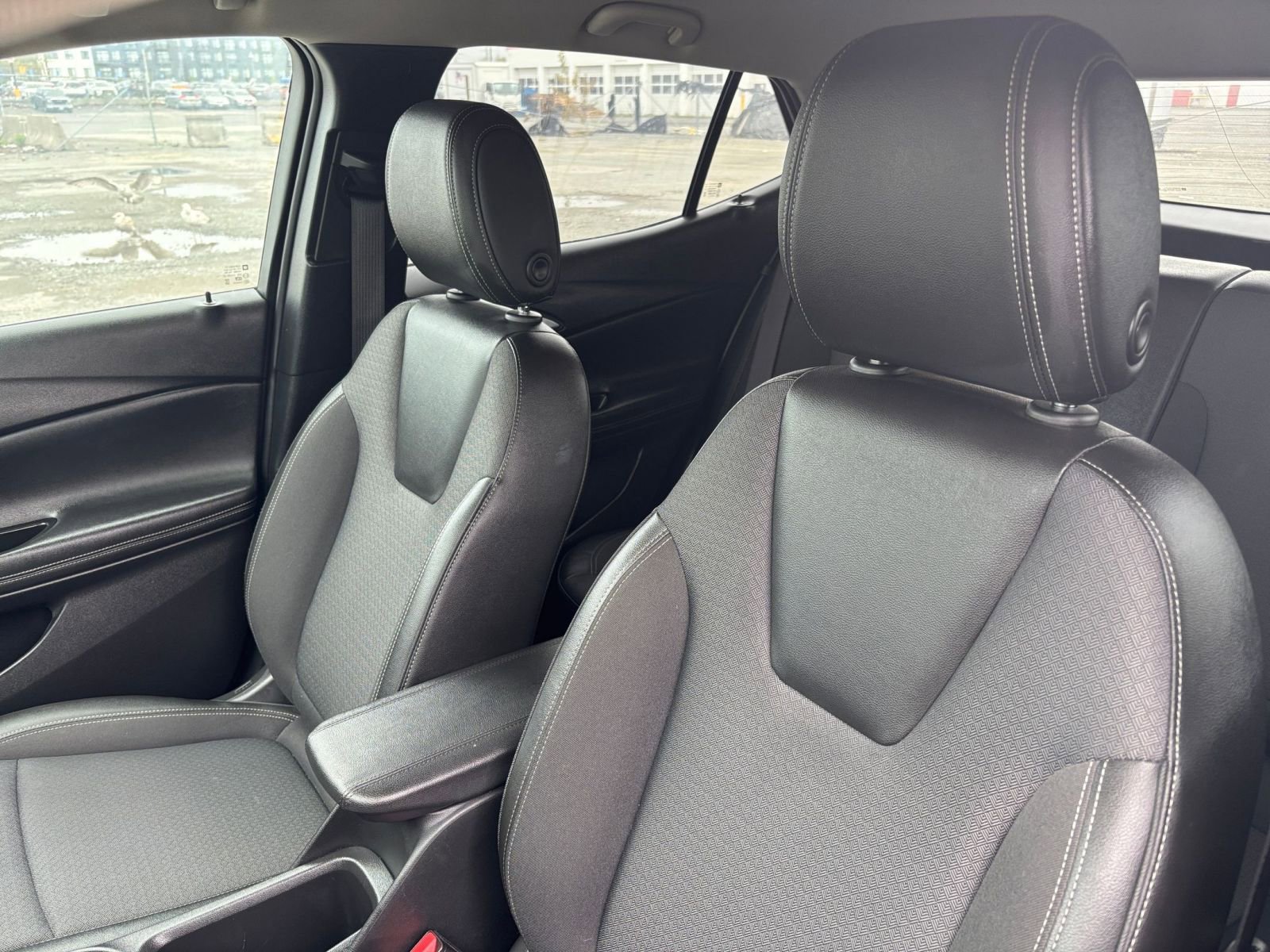 Thumbnail: 2025 Buick Encore GX - 33