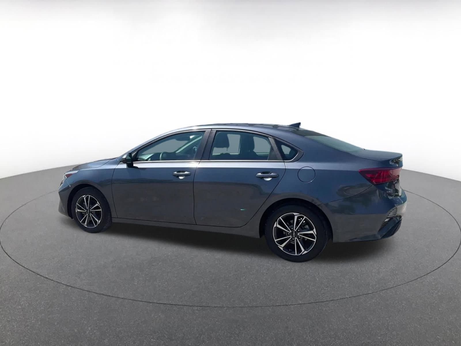 Thumbnail: 2024 Kia Forte - 10