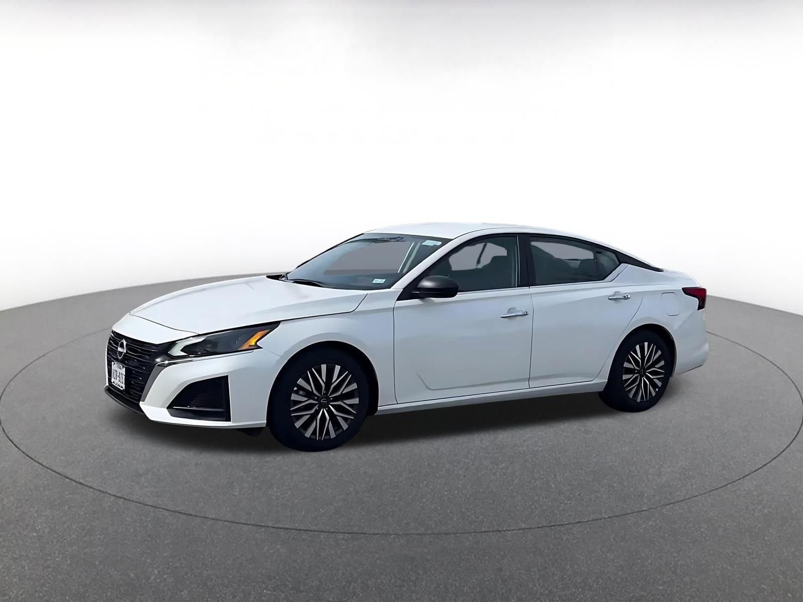 Thumbnail: 2025 Nissan Altima - 8