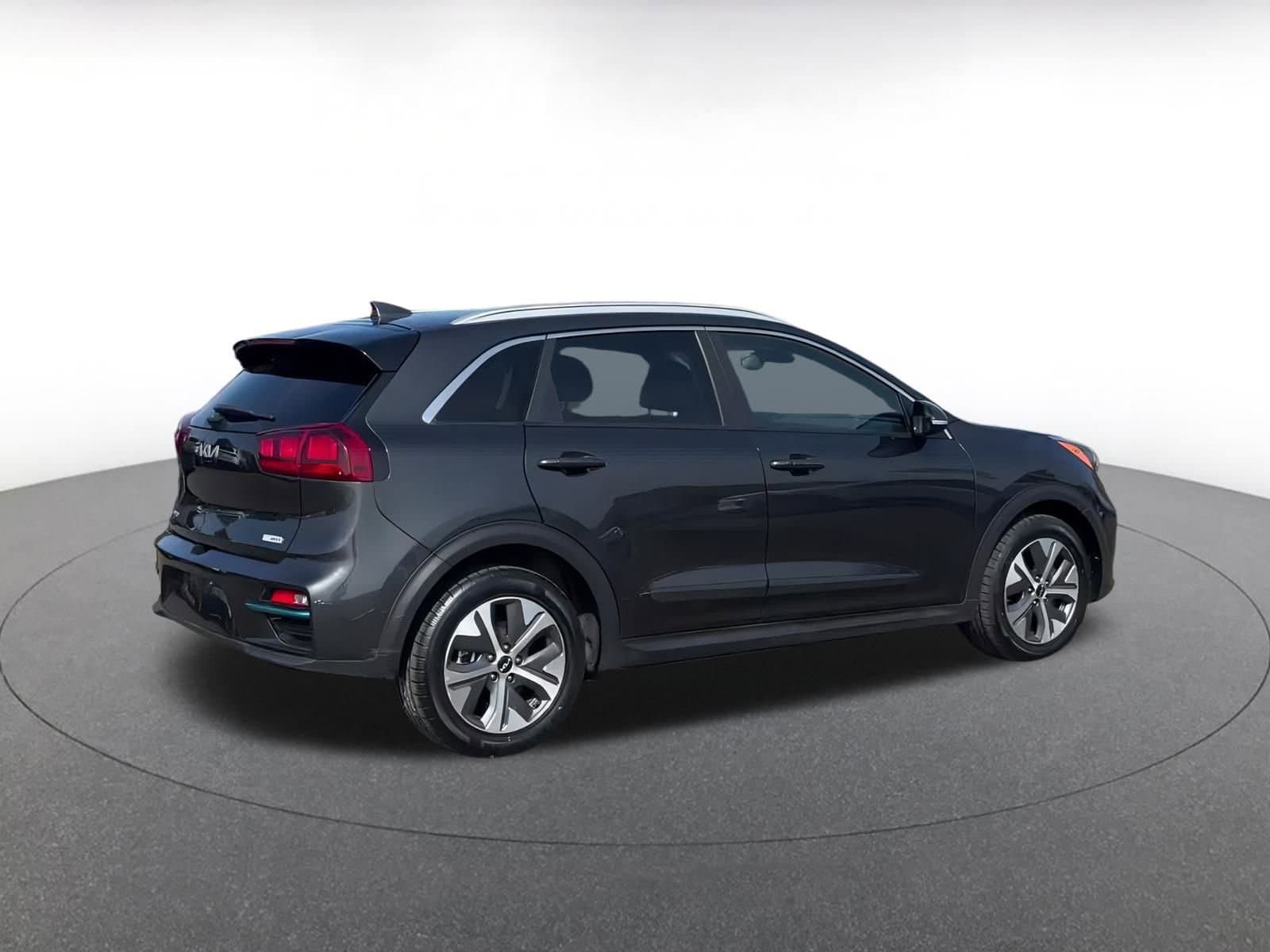 Thumbnail: 2022 Kia Niro - 15