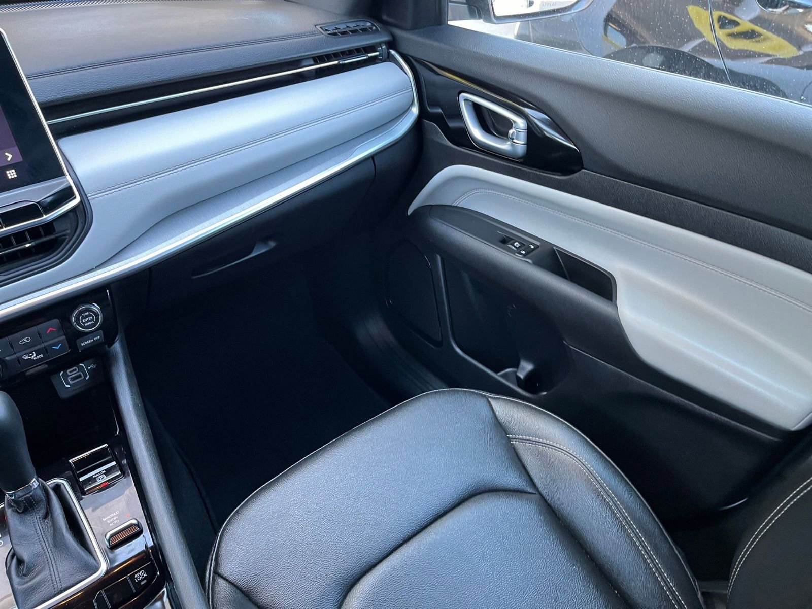 Thumbnail: 2025 Jeep Compass - 35