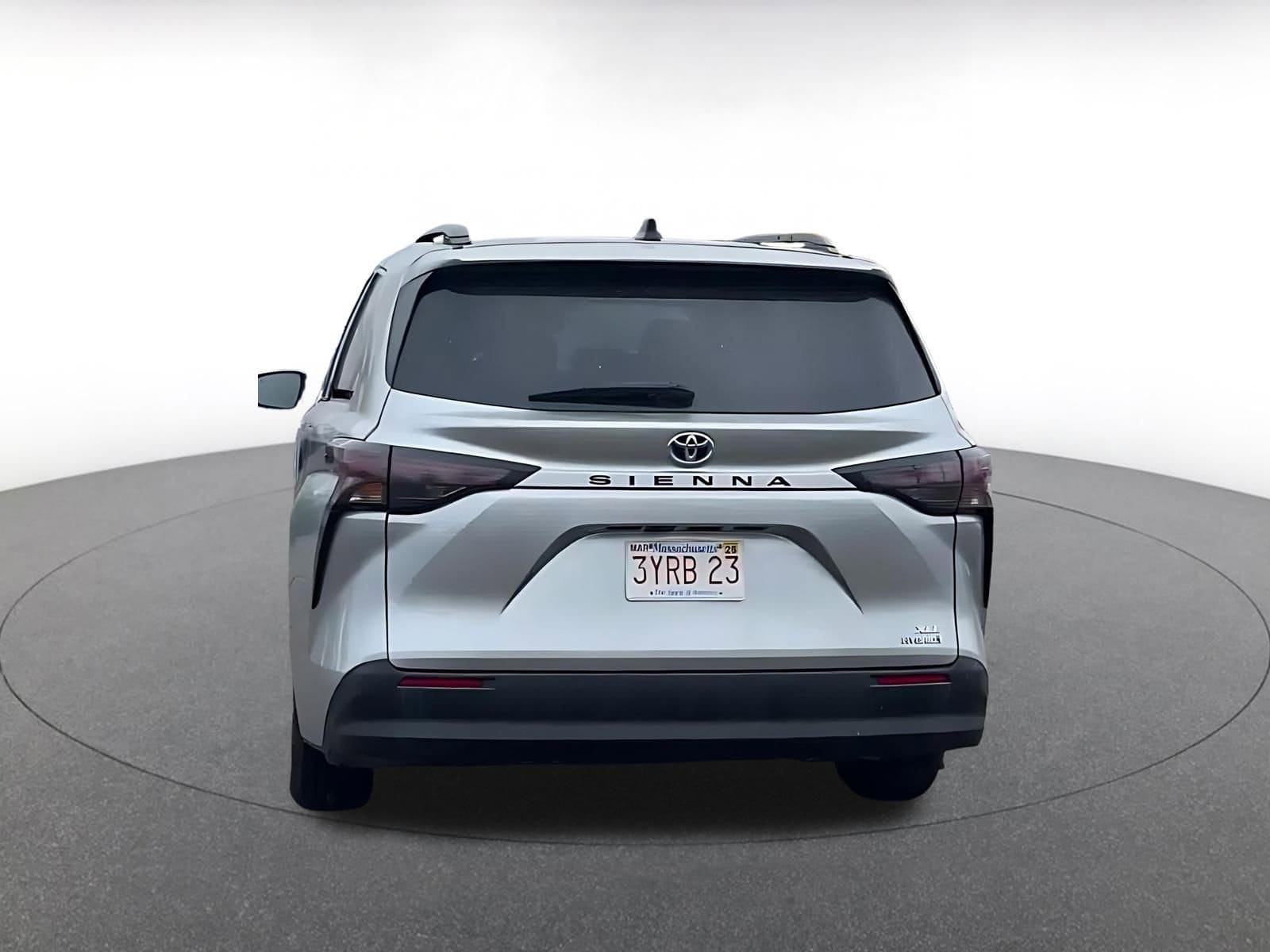 Thumbnail: 2024 Toyota Sienna - 11