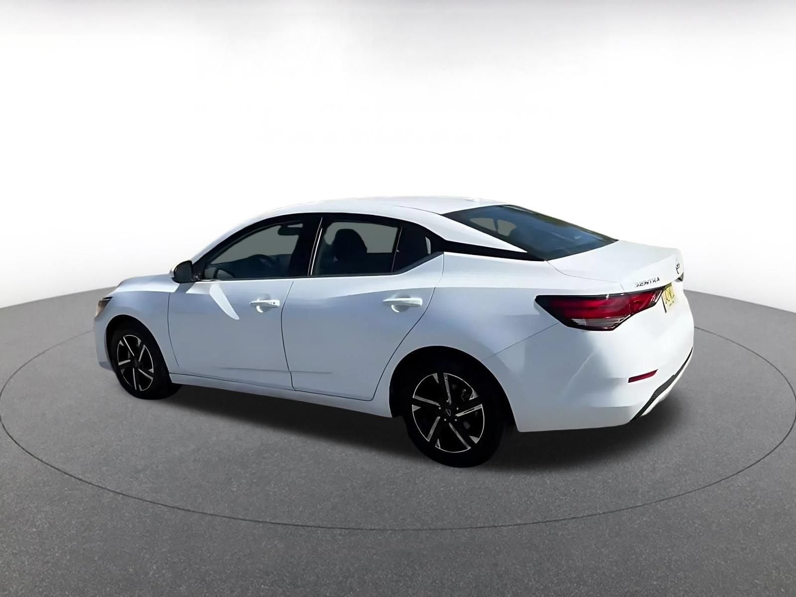 Thumbnail: 2025 Nissan Sentra - 8