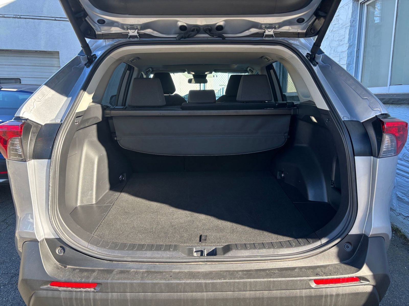 Thumbnail: 2025 Toyota RAV4 - 29