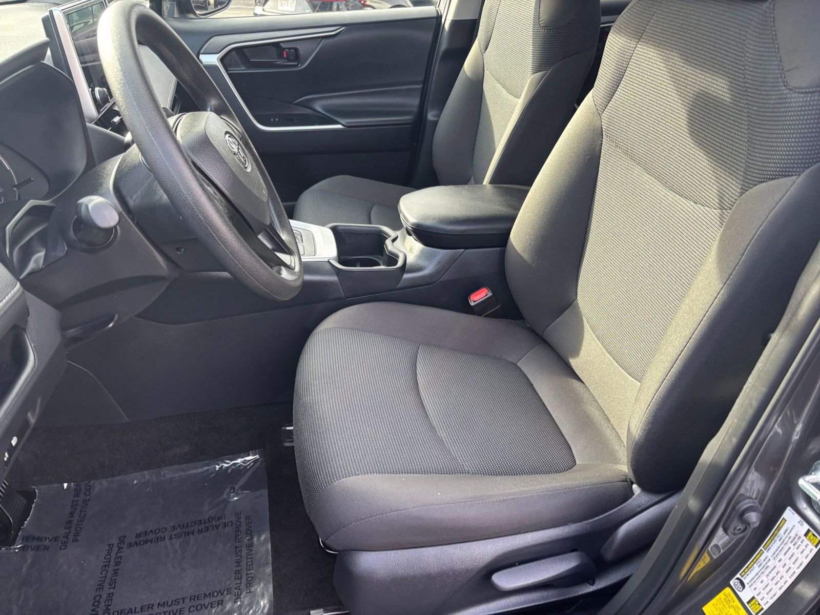 Thumbnail: 2025 Toyota RAV4 - 32