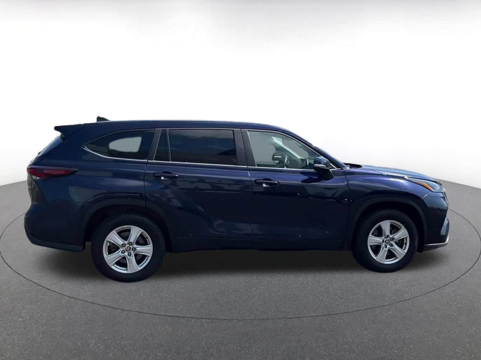 Thumbnail: 2025 Toyota Highlander - 15