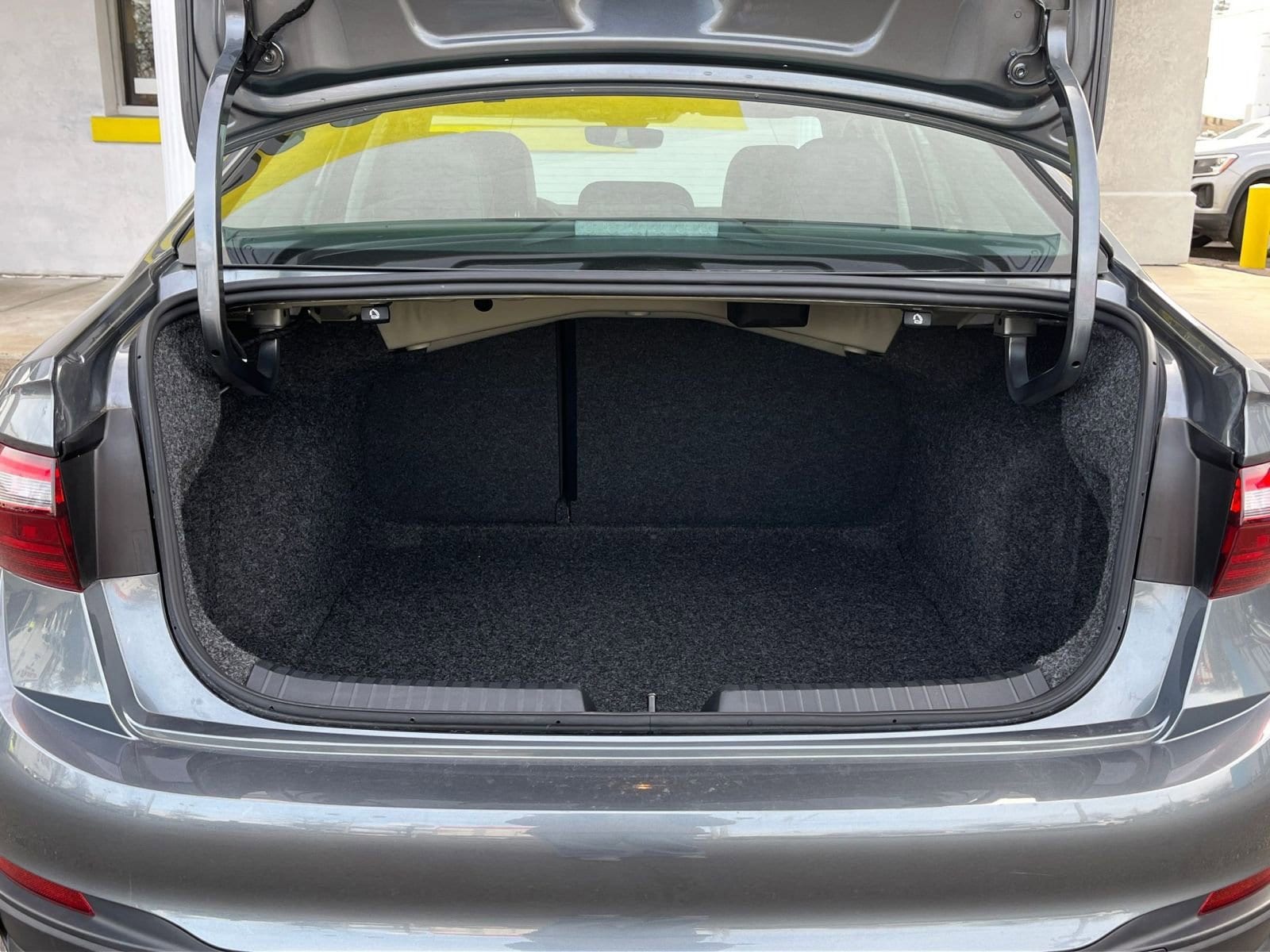 Thumbnail: 2025 Volkswagen Jetta - 28