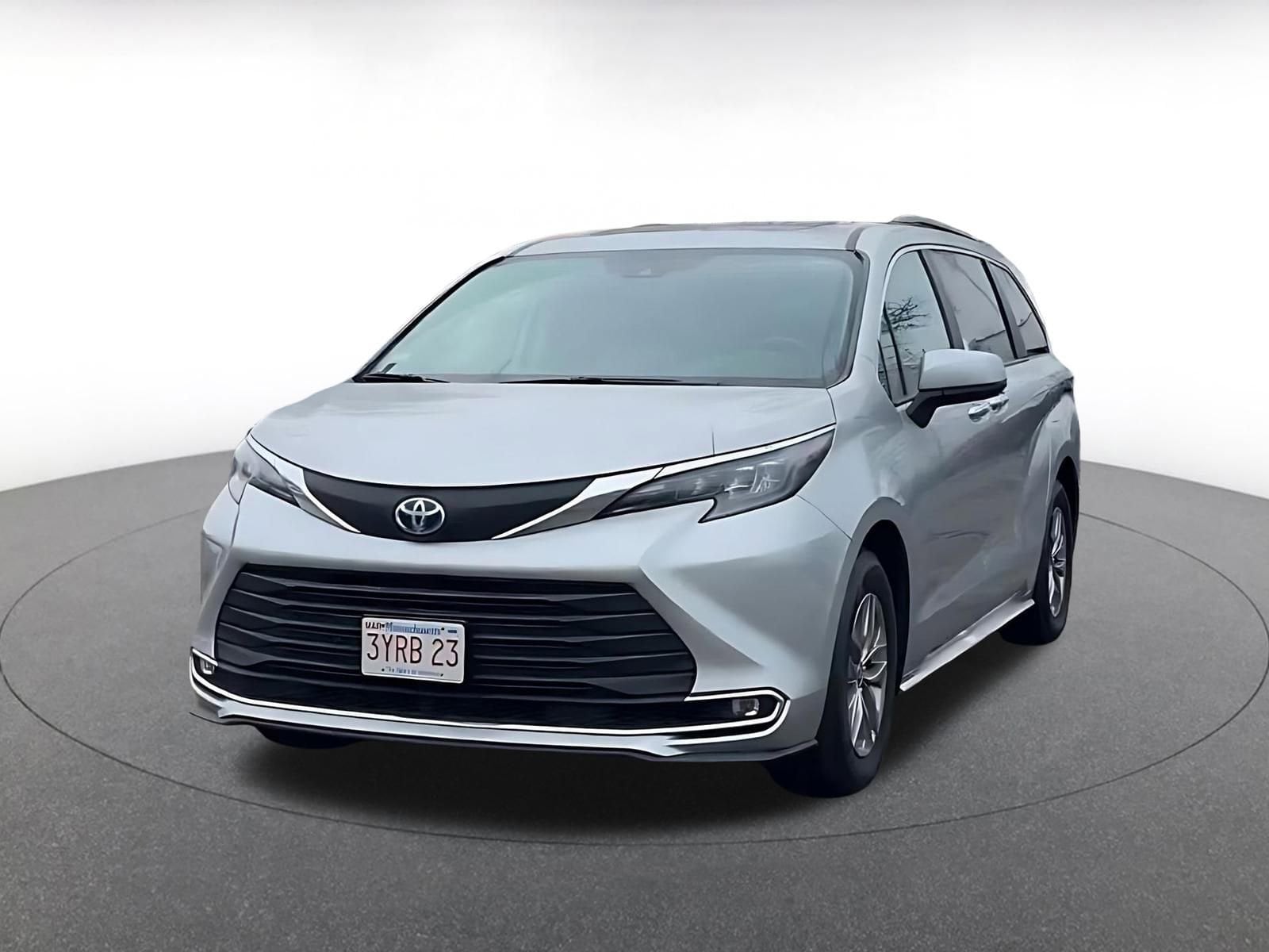 Thumbnail: 2024 Toyota Sienna - 4