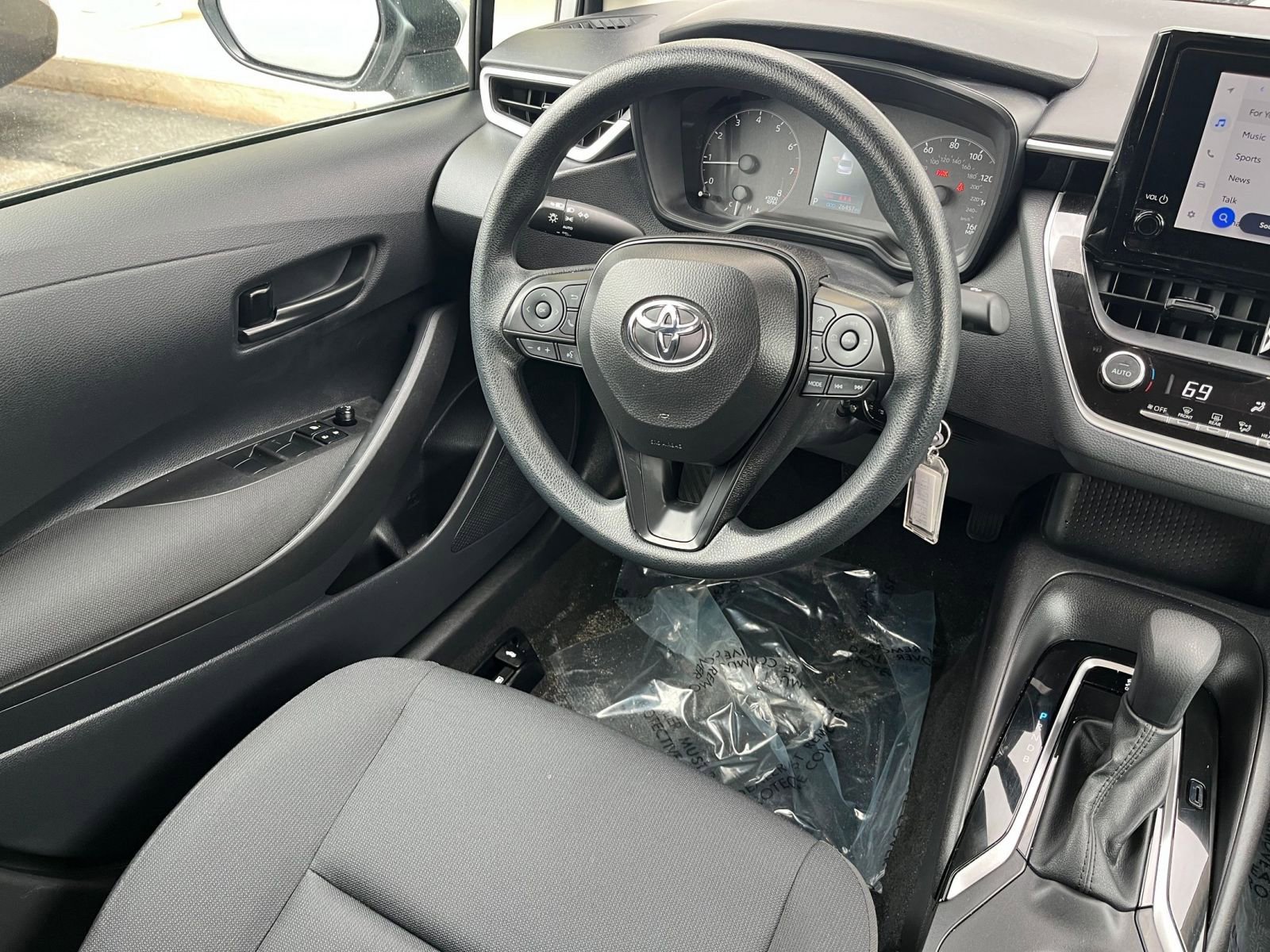 Thumbnail: 2025 Toyota Corolla - 30