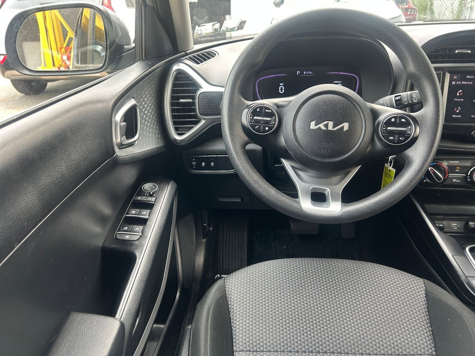 Thumbnail: 2023 Kia Soul - 32