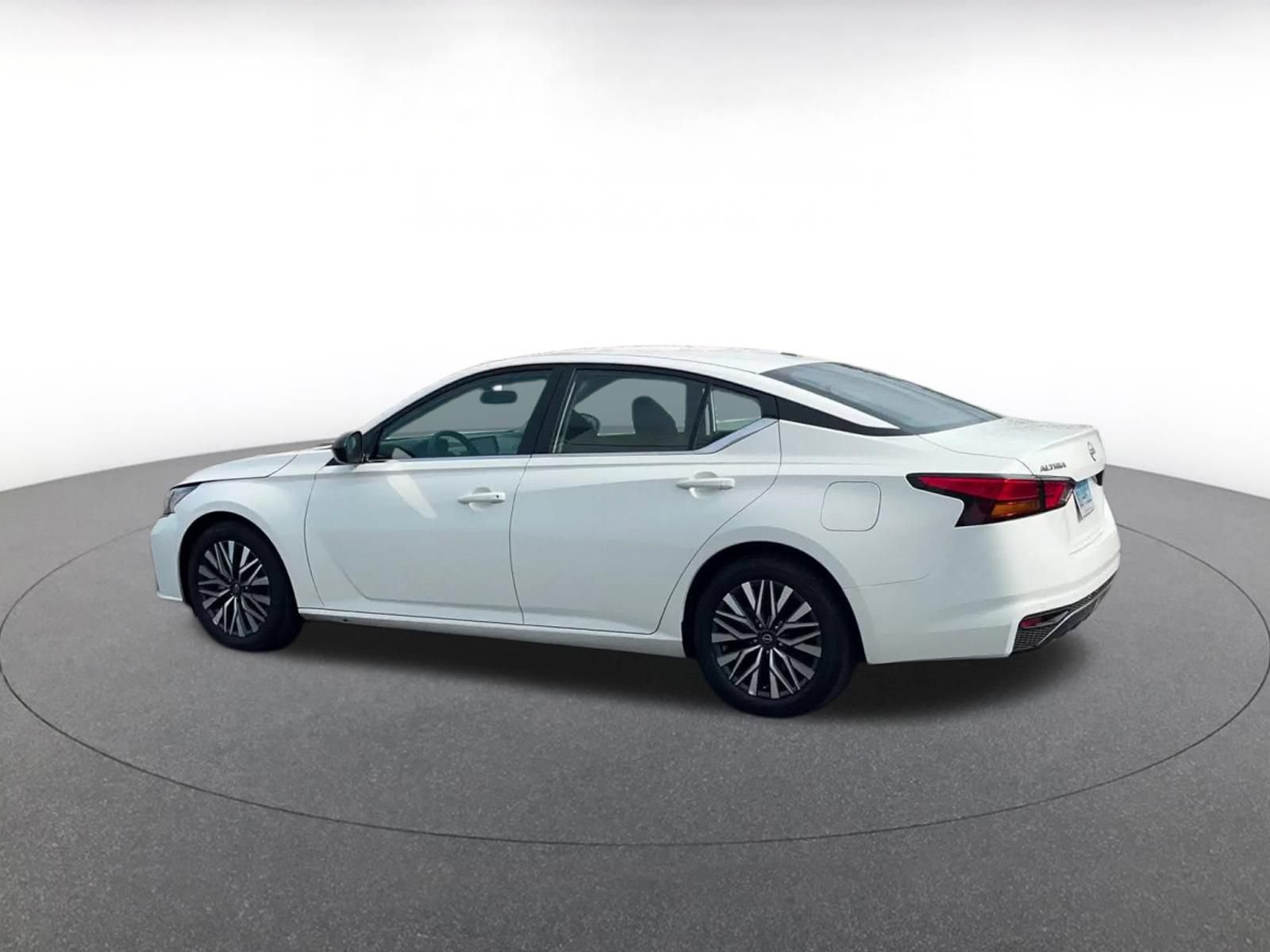 Thumbnail: 2026 Nissan Altima - 10