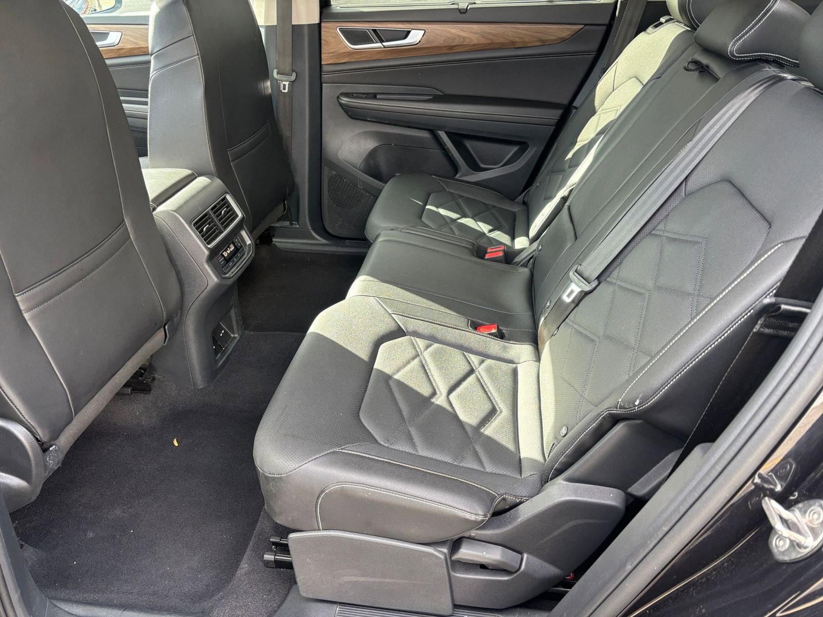 Thumbnail: 2025 Volkswagen Atlas - 23