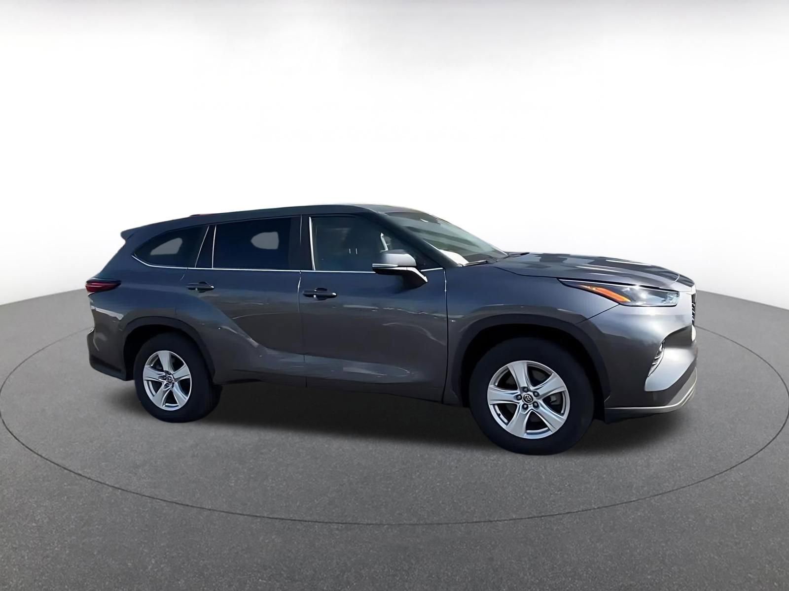 Thumbnail: 2025 Toyota Highlander - 2