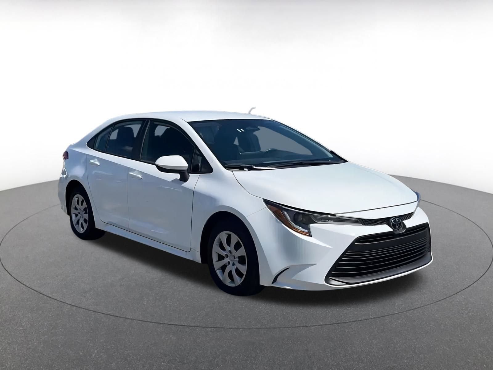Thumbnail: 2024 Toyota Corolla - 3